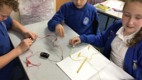 Making circuits 