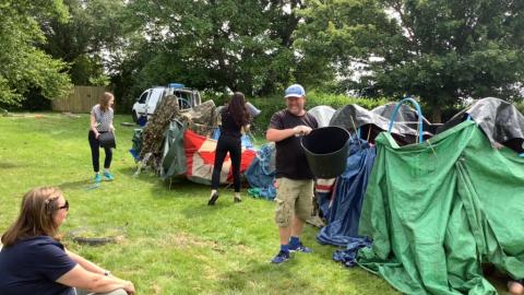 Den Building